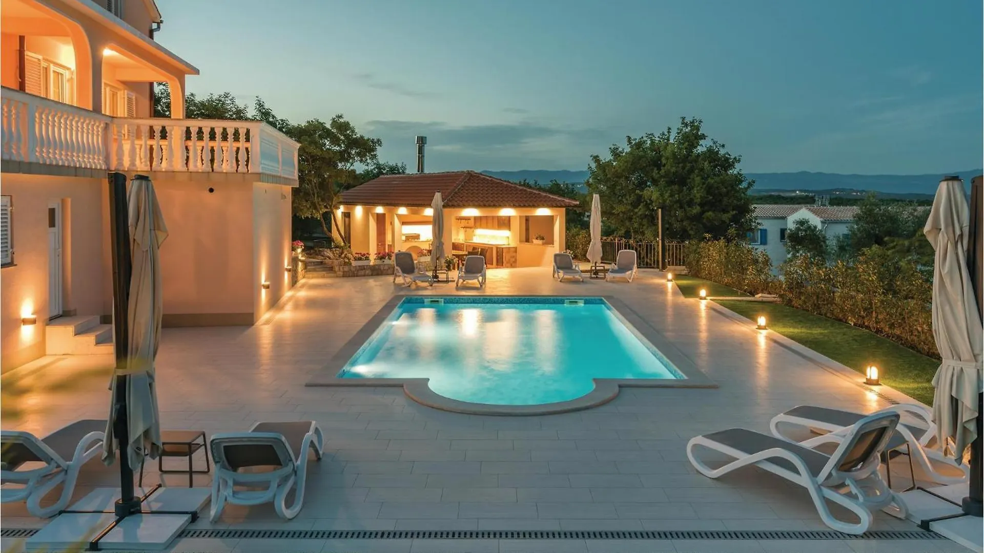 Amazing Home In Krk With Outdoor Swimming Pool Vrh  Vrh (Krk)